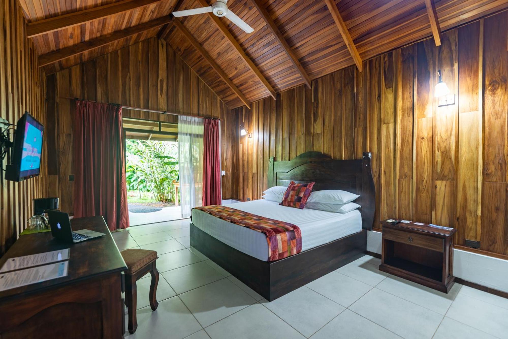 La Fortuna Arenal History Inn מראה חיצוני תמונה